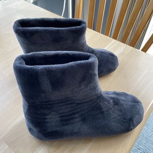 Comfy “SKIN” velour booties